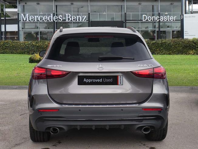 MERCEDES-BENZ GLA Photo 11