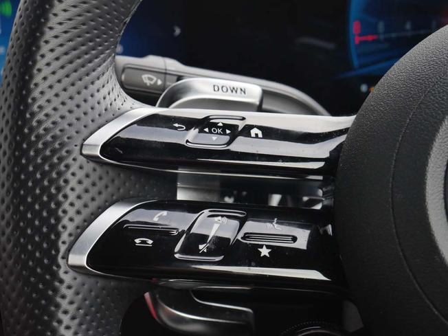 MERCEDES-BENZ GLA Photo 12