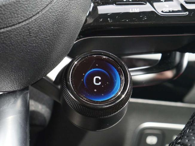 MERCEDES-BENZ GLA Photo 15