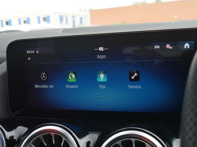 MERCEDES-BENZ GLA Photo 22