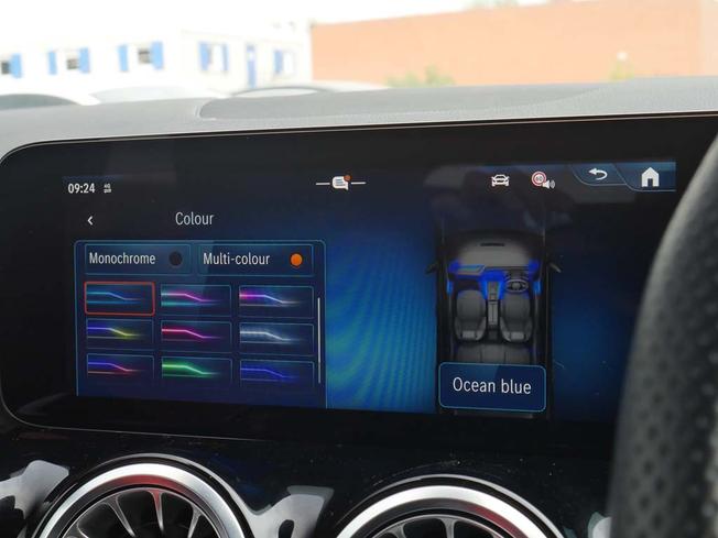 MERCEDES-BENZ GLA Photo 23