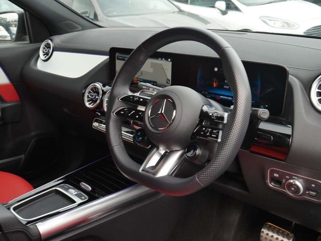 MERCEDES-BENZ GLA Photo 34