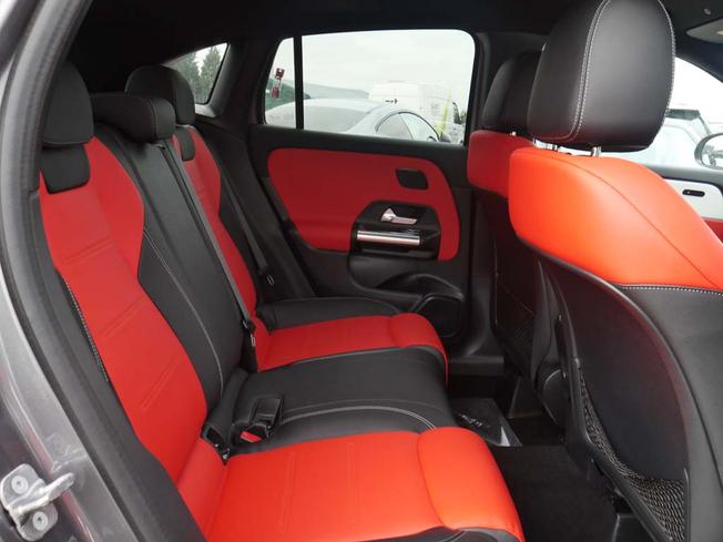 MERCEDES-BENZ GLA Photo 35
