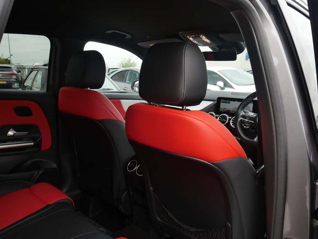 MERCEDES-BENZ GLA Photo 36