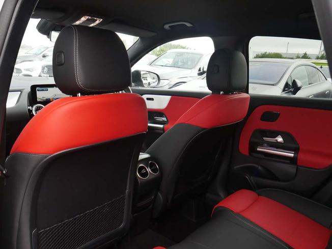 MERCEDES-BENZ GLA Photo 38