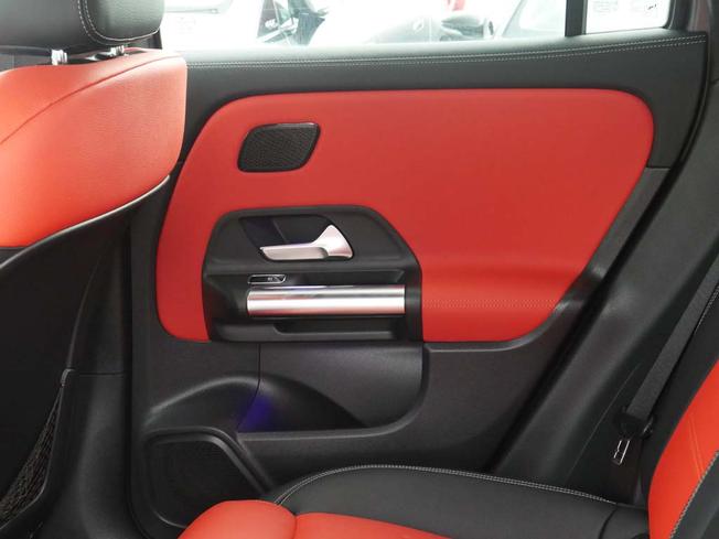 MERCEDES-BENZ GLA Photo 39