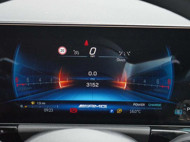 MERCEDES-BENZ GLA Photo 4