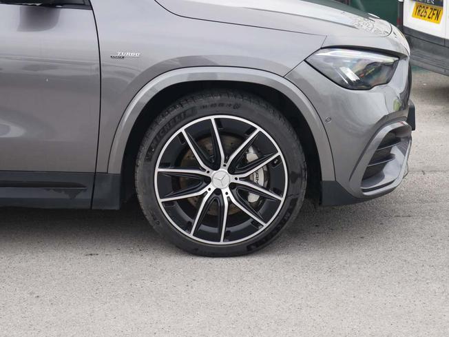MERCEDES-BENZ GLA Photo 6