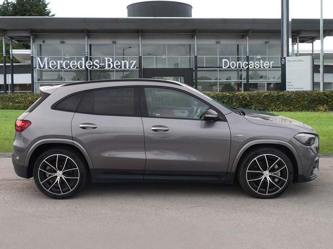 MERCEDES-BENZ GLA Photo 7