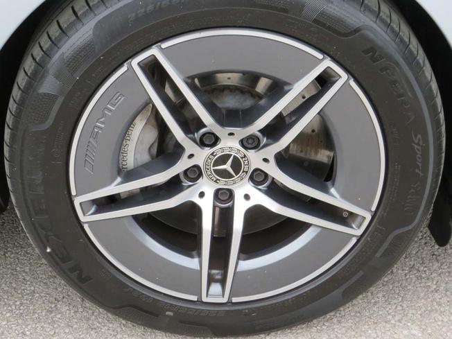 MERCEDES-BENZ E Class Photo 13