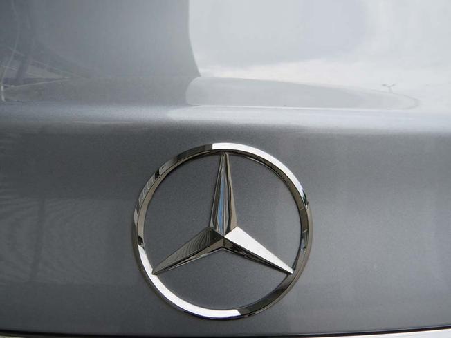 MERCEDES-BENZ E Class Photo 19