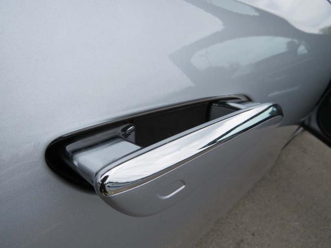 MERCEDES-BENZ E Class Photo 20