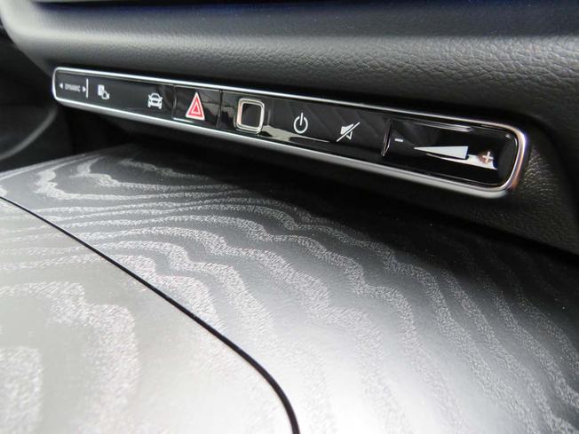 MERCEDES-BENZ E Class Photo 37