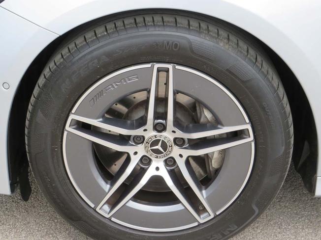 MERCEDES-BENZ E Class Photo 6
