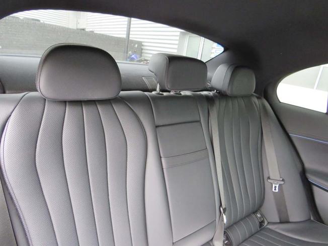 MERCEDES-BENZ E Class Photo 8