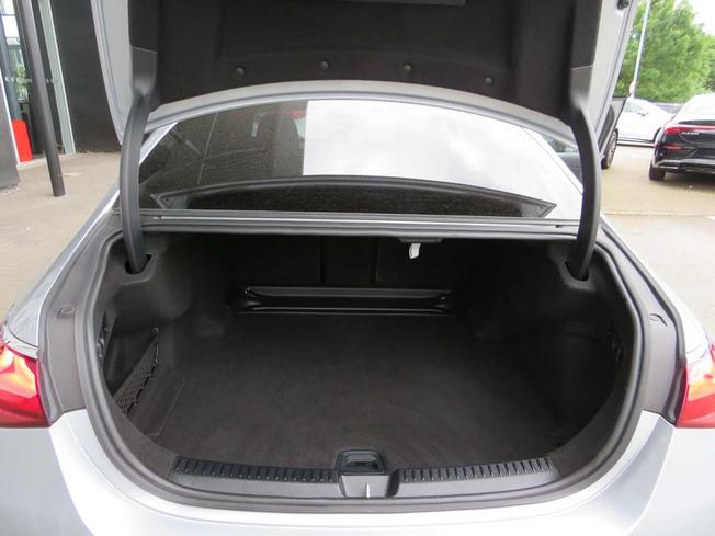 MERCEDES-BENZ E Class Photo 9