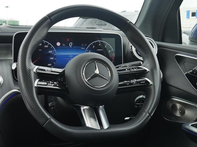 MERCEDES-BENZ Glc Photo 44