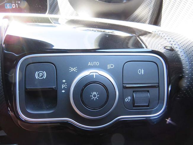 MERCEDES-BENZ A Class Photo 16