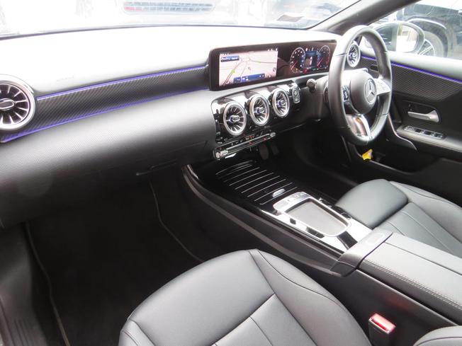 MERCEDES-BENZ A Class Photo 3