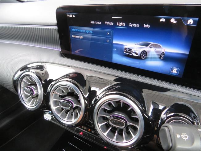 MERCEDES-BENZ A Class Photo 45
