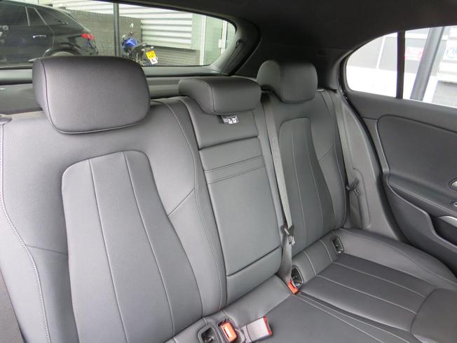 MERCEDES-BENZ A Class Photo 8