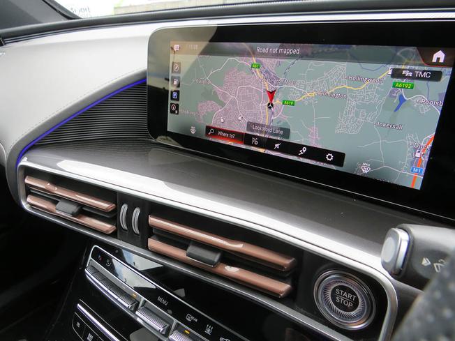 MERCEDES-BENZ Eqc Photo 16