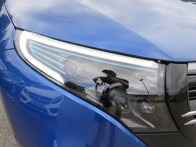 MERCEDES-BENZ Eqc Photo 26