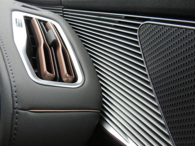 MERCEDES-BENZ Eqc Photo 32
