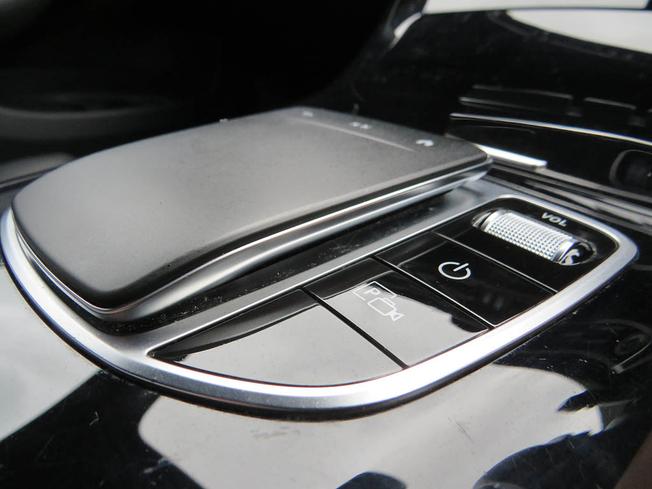 MERCEDES-BENZ Eqc Photo 36