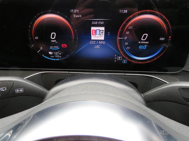 MERCEDES-BENZ Eqc Photo 38