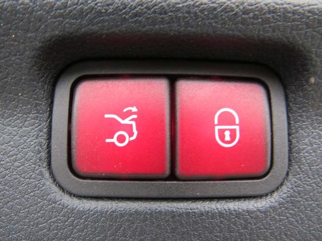 Mercedes-Benz EQE Photo 18