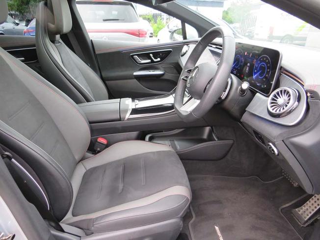 Mercedes-Benz EQE Photo 30