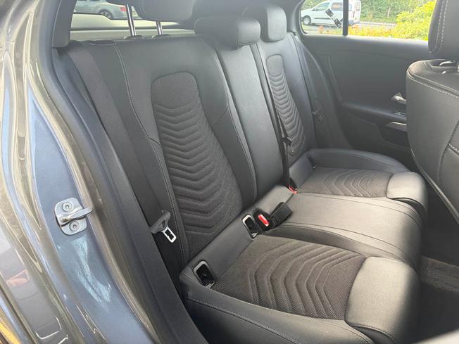 MERCEDES-BENZ A Class Photo 38