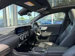 MERCEDES-BENZ Cla Class Photo 3