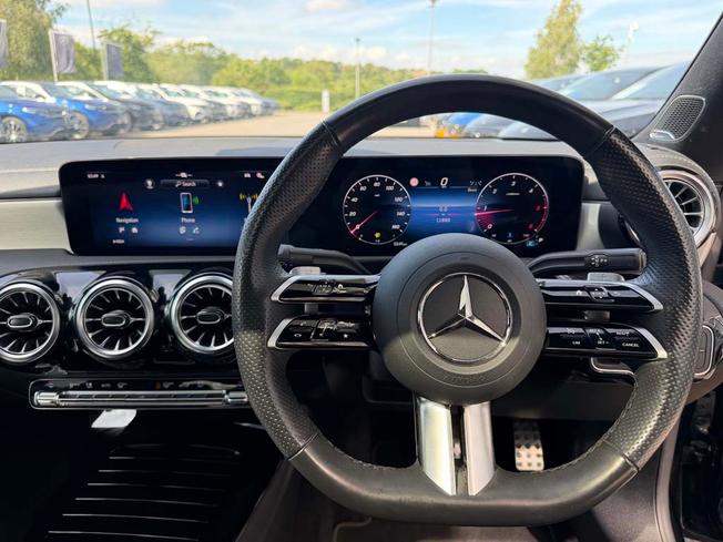 MERCEDES-BENZ Cla Class Photo 38