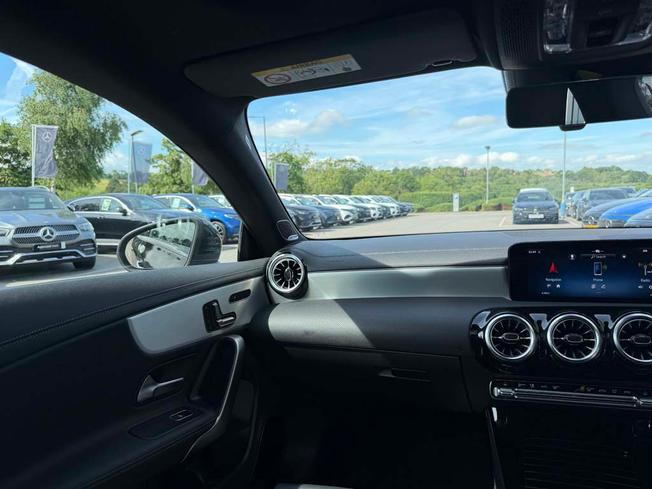 MERCEDES-BENZ Cla Class Photo 42