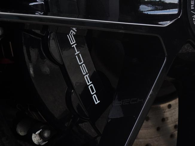 PORSCHE 911 Photo 17