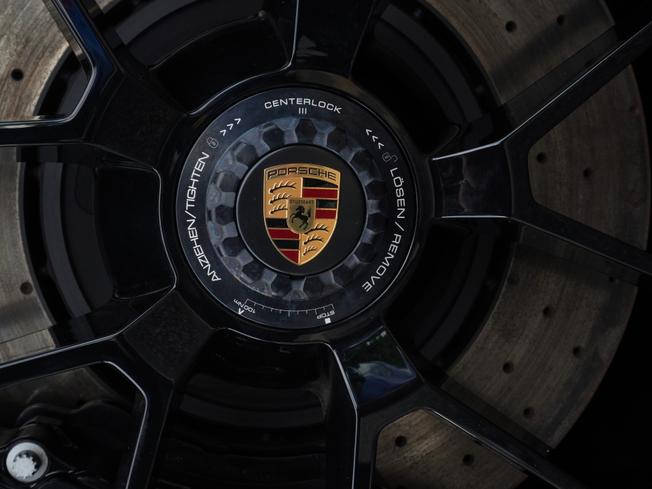 PORSCHE 911 Photo 19