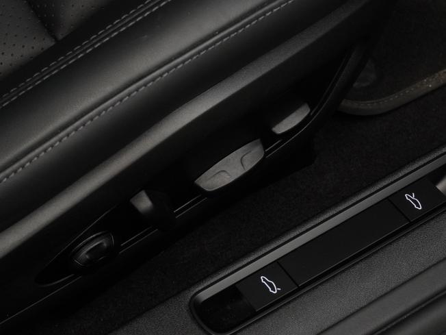 PORSCHE 911 Photo 23
