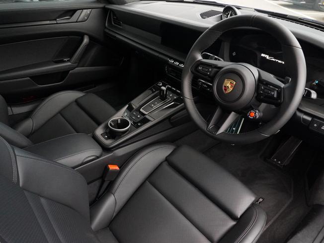 PORSCHE 911 Photo 35
