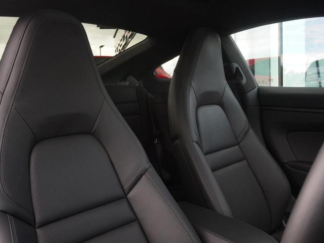 PORSCHE 911 Photo 36