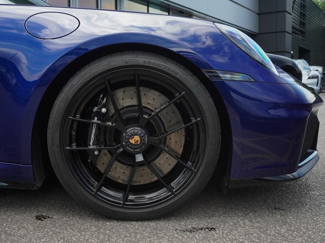 PORSCHE 911 Photo 4