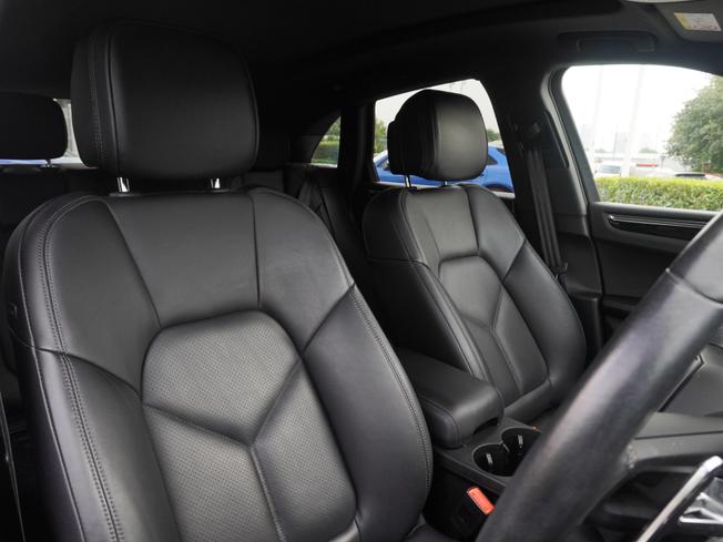 PORSCHE Macan Photo 11