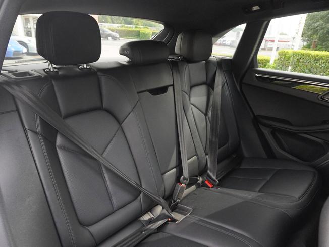 PORSCHE Macan Photo 12