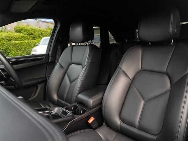 PORSCHE Macan Photo 14