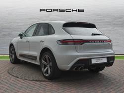 PORSCHE Macan Photo 2