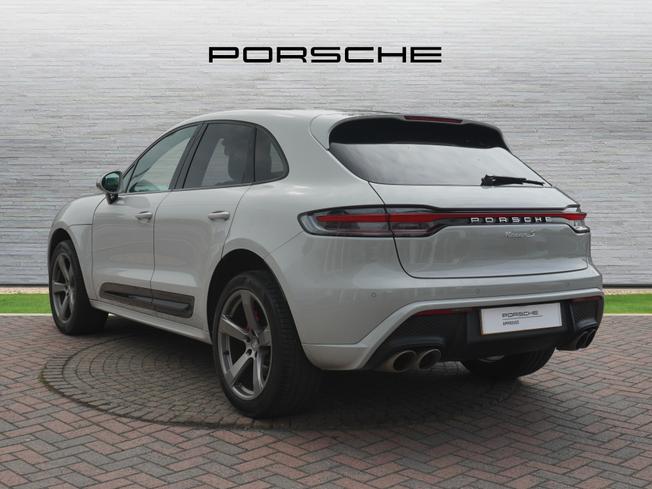 PORSCHE Macan Photo 2