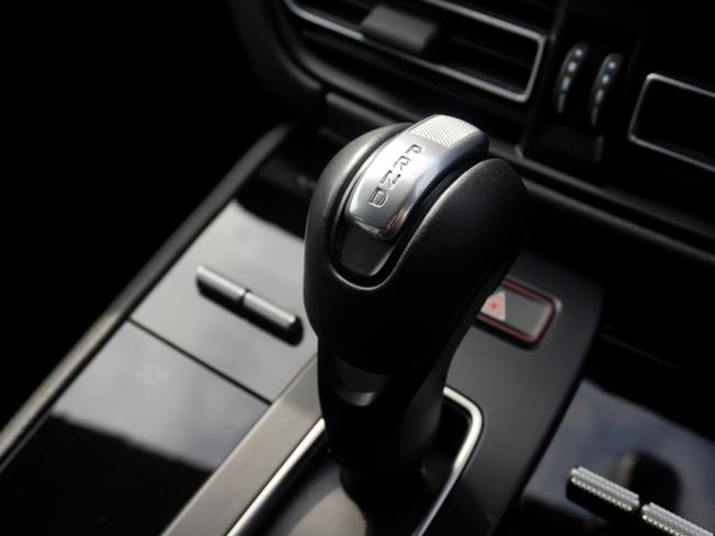 PORSCHE Macan Photo 26