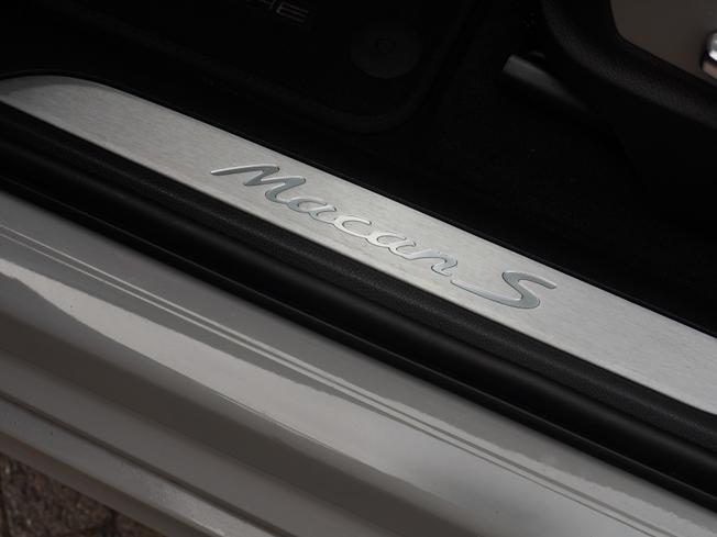 PORSCHE Macan Photo 27