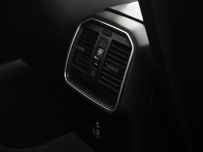 PORSCHE Macan Photo 29